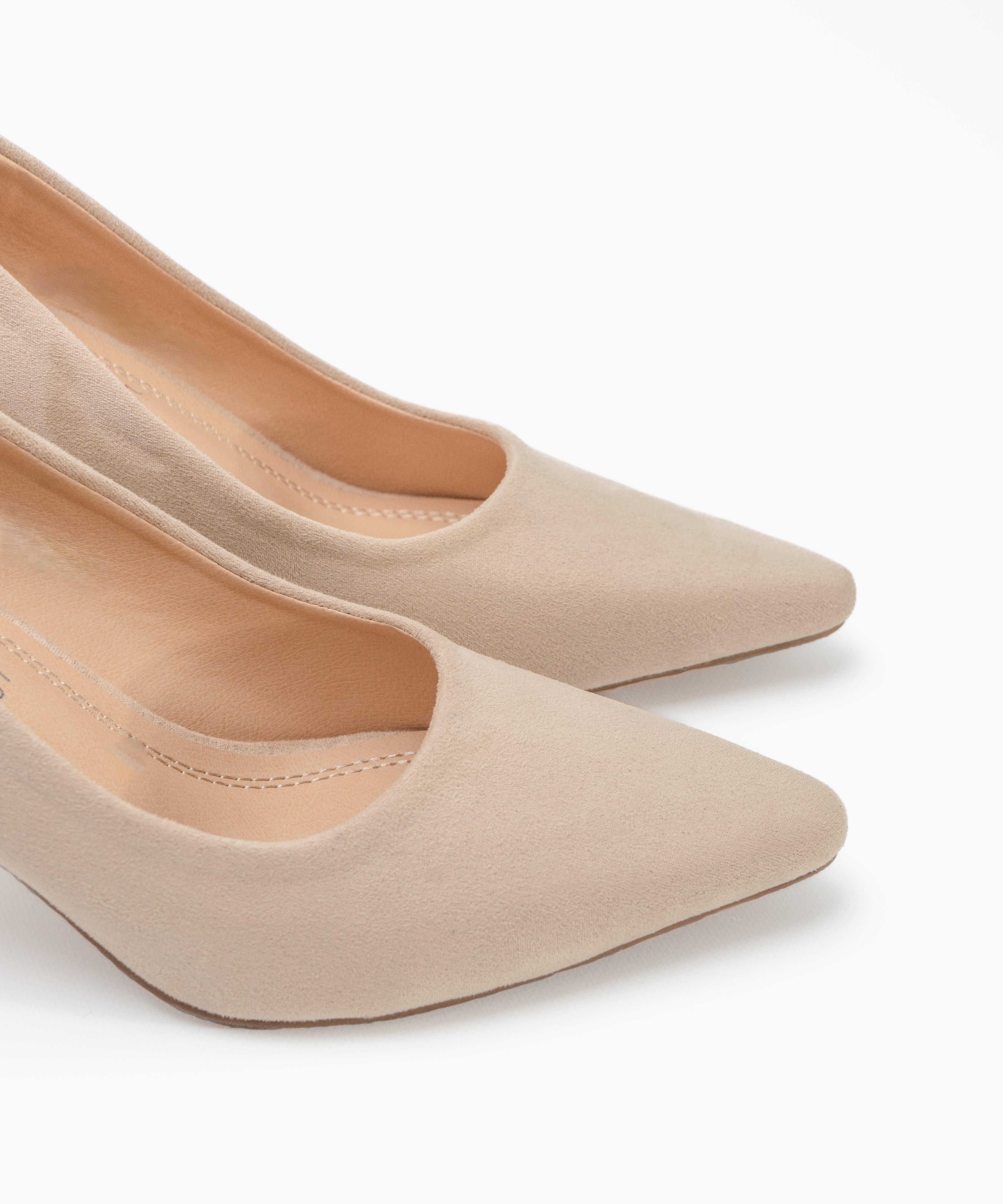 Sapatos de salto image number null